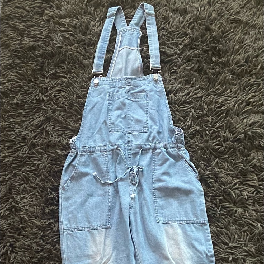 Super cute and soft overalls! Small-med!